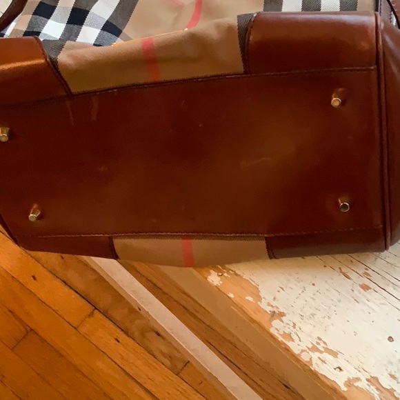 Authentic Burberry Canterbury Vintage Large with Tags - Picture 8 of 15